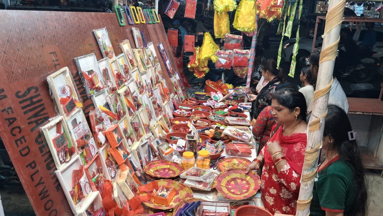 Markets decked up for Teej; crowds of shoppers add to the festive buzz.