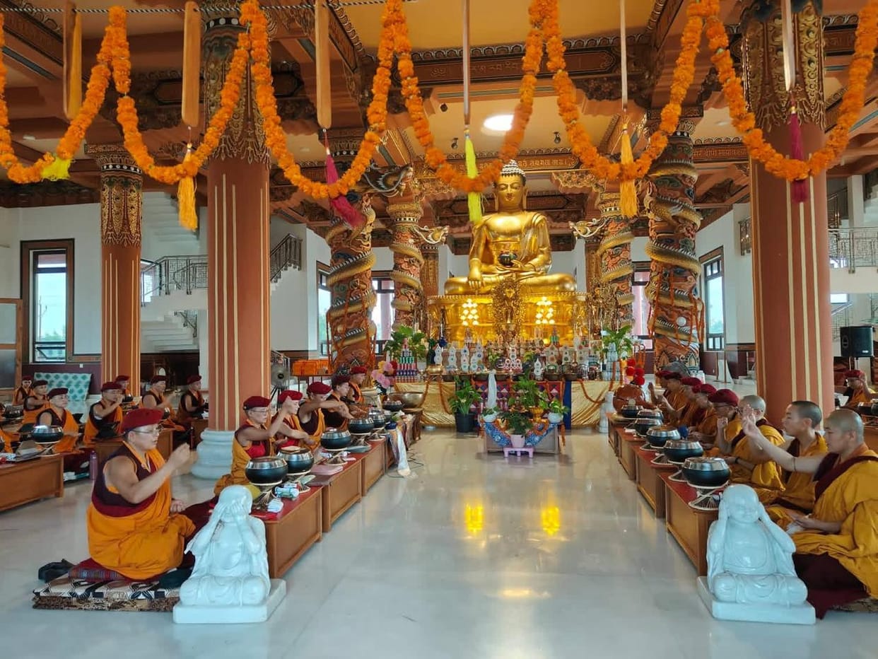 Perform worship while staying in one place during the rainy season retreat: Bhikkhu