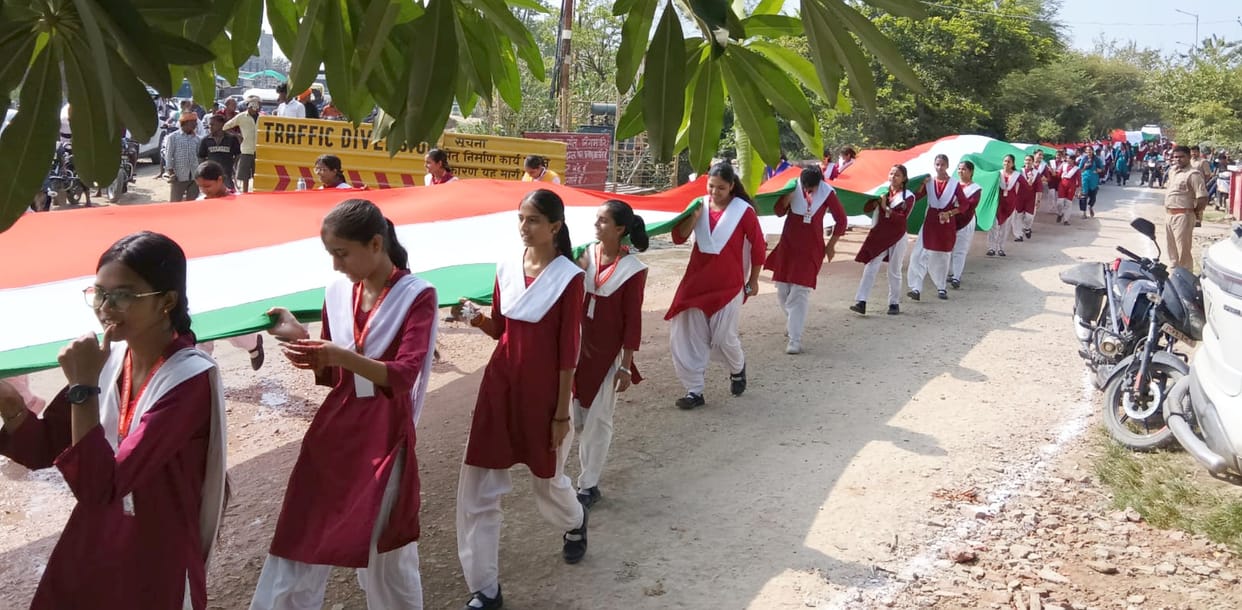 Procession taken out with a 200-meter-long Tricolour