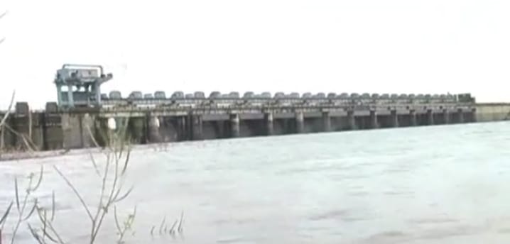 गंगरेल बांध के 7 गेट से 34,282 क्यूसेक जा रहा छोड़ा पानी