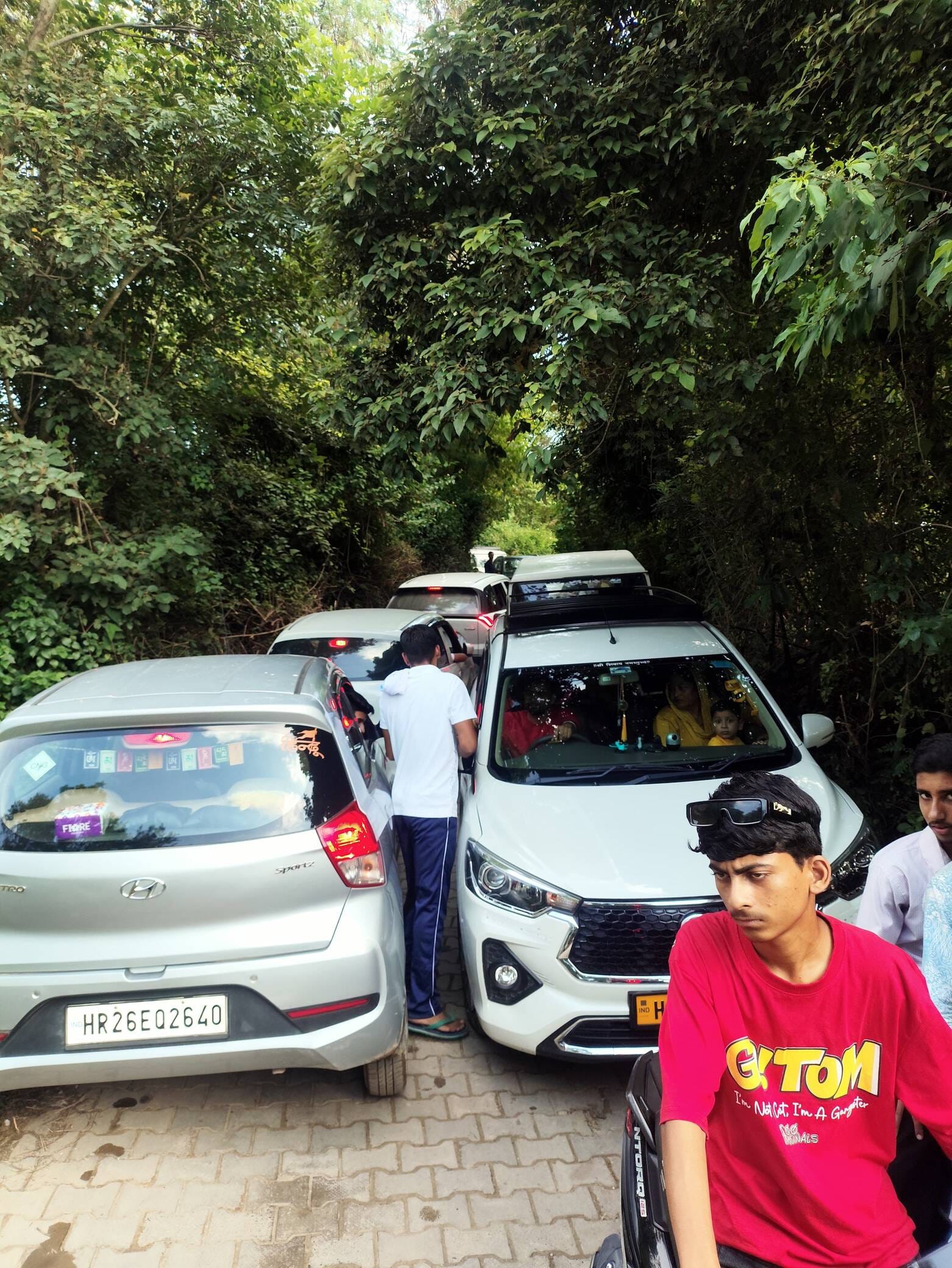 गेहड़वीं में लगा जाम। संवाद