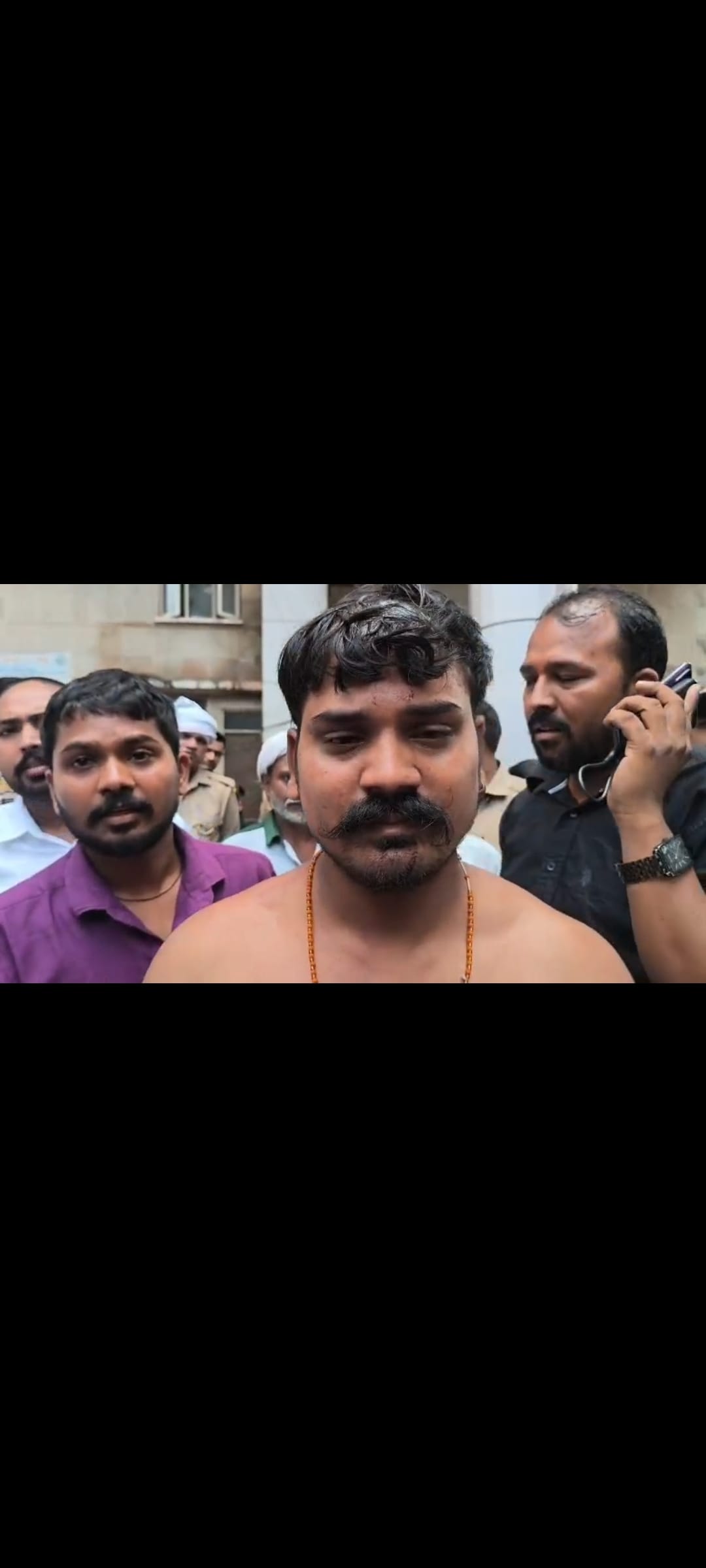 गार्ड की पिटाई से घायल