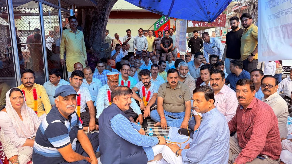 BJP's relay hunger strike in Ghumarwin continues for the fifth day.