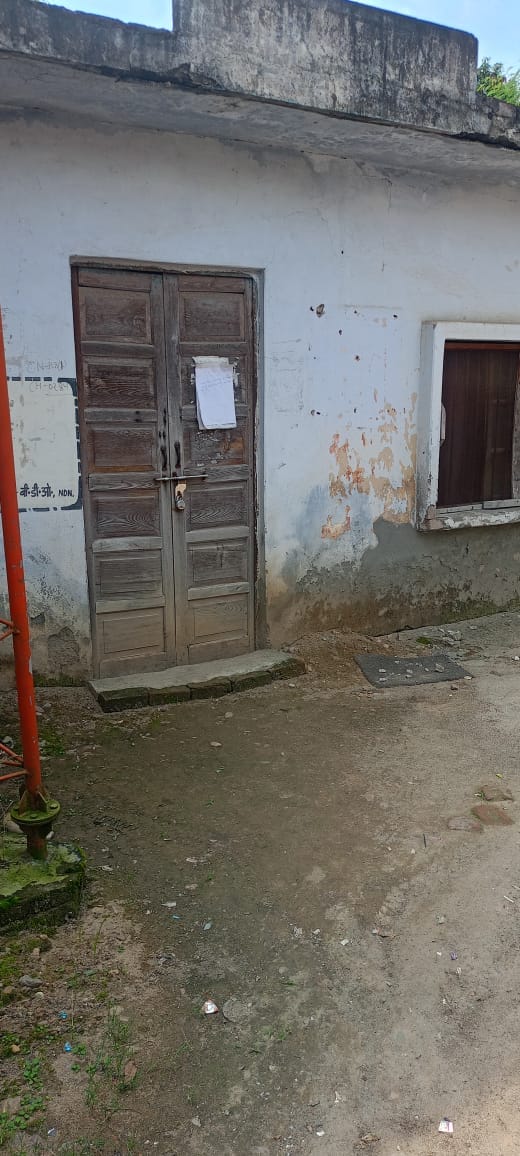 Kangu Patwar Bhawan is in a dilapidated condition, employees are working at the risk of their lives.