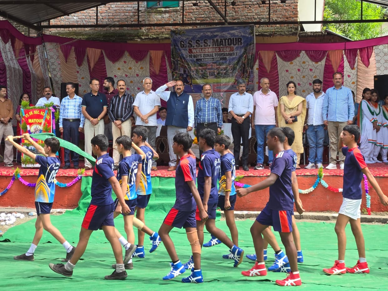 In badminton, Bohadkvalu defeated Haledkalan, and the Bhadiyada team defeated Nandehad.