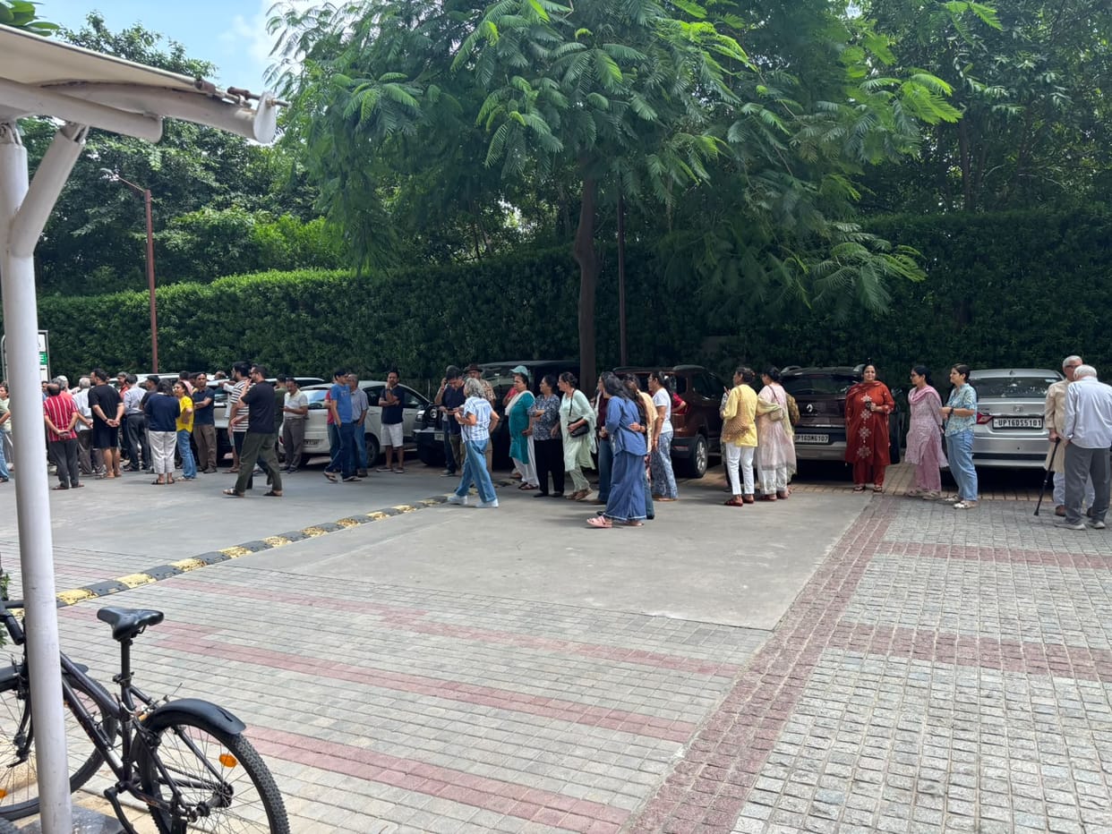 Protest against AOA at Eldeco Amantran; residents voice their opposition.