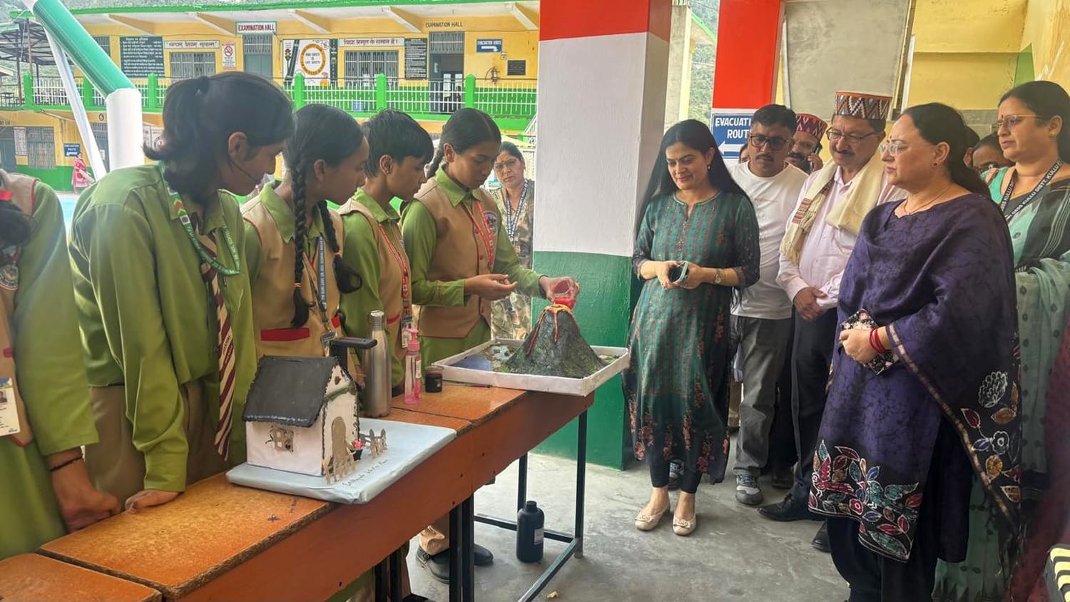पीएम श्री राजकीय वरिष्ठ माध्यमिक पाठशाला सुल्तानपुर में निरिक्षण को पहुंची एसडीएम जयबंती।-संवाद