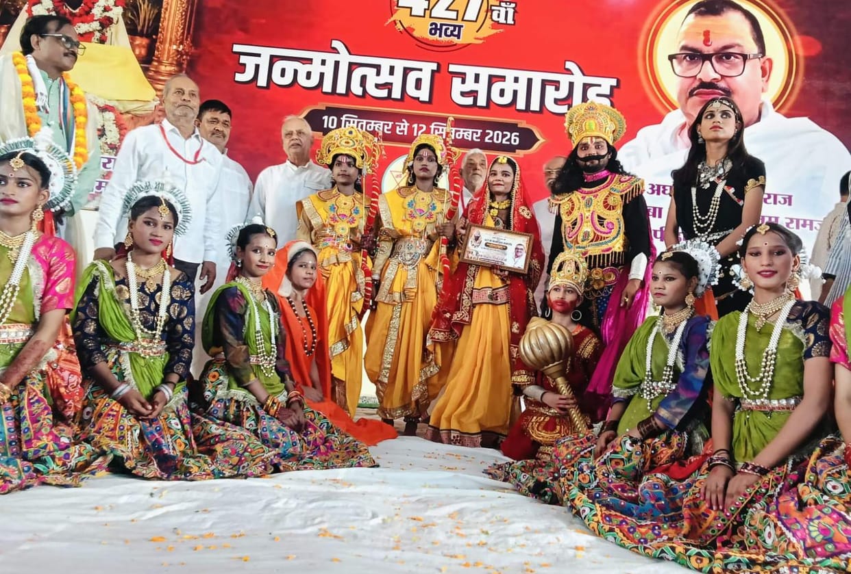 Crowds of devotees gathered on the last day of Baba Kinaram's birth anniversary