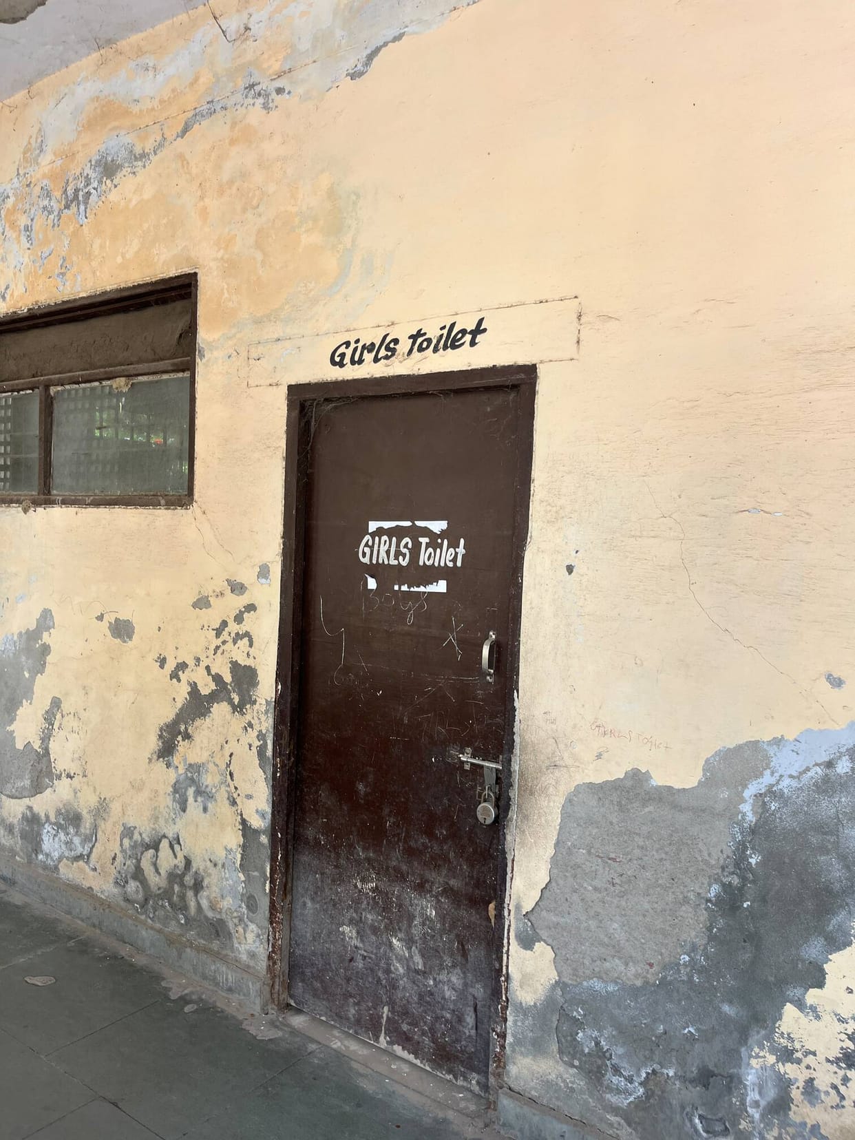 Dire state of Jakhauli Adda School in Kaithal: 13 teacher posts vacant, building dilapidated.