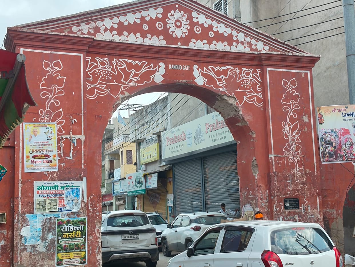 Demand raised to display names in Hindi on the city's four historic gates.