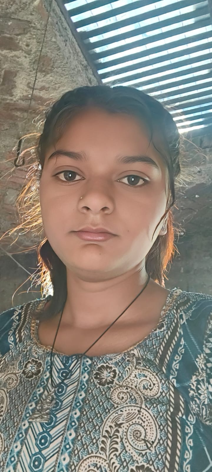 Schoolgirl bitten by snake, dies