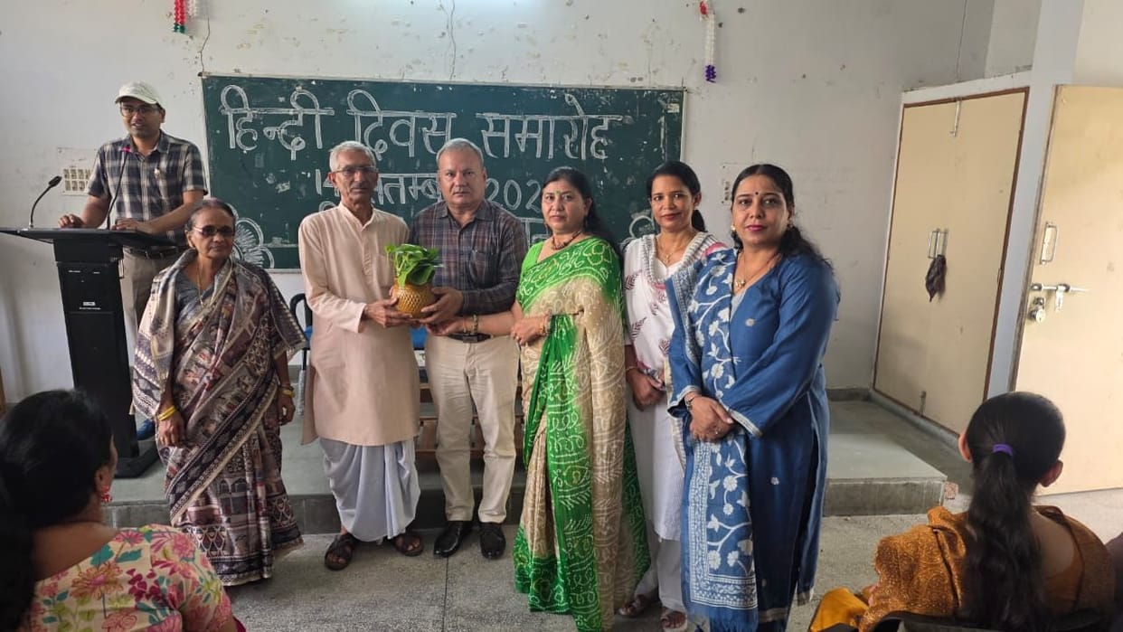 Emphasis placed on making Hindi a language of employment.