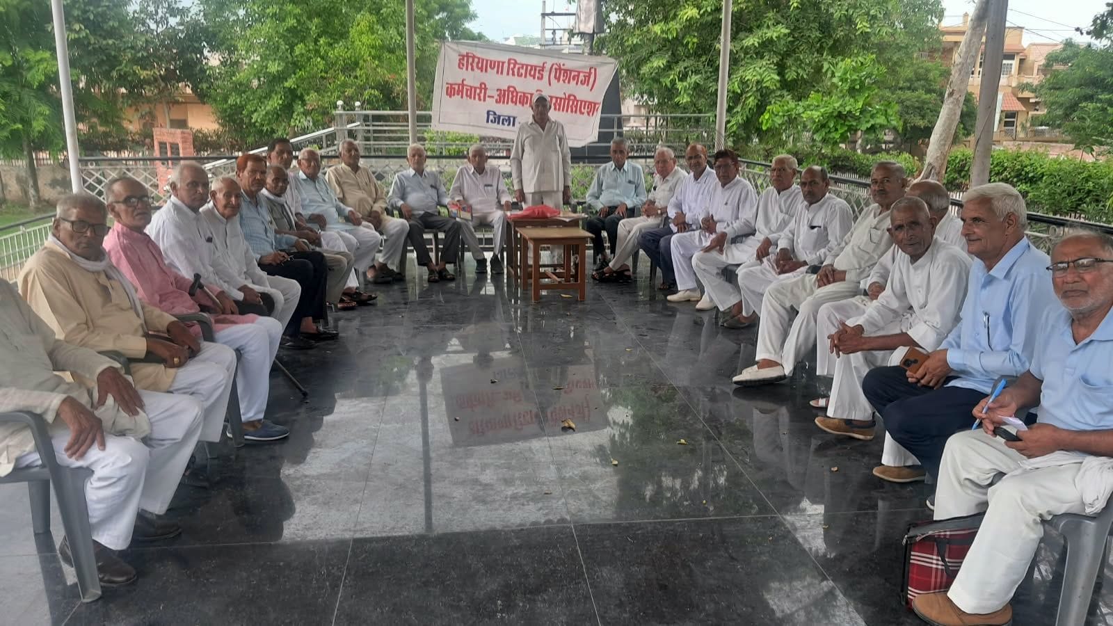 13जेएनडी01: जाट धर्मशाला में आयोजित बैठक में भाग लेते हुए संगठन के सदस्य। स्रोत: संगठन