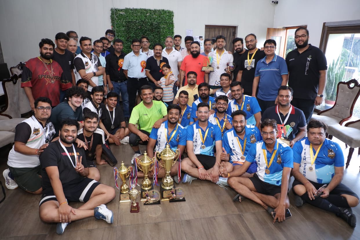 AK Avengers won the Sportbuzz Badminton League title.