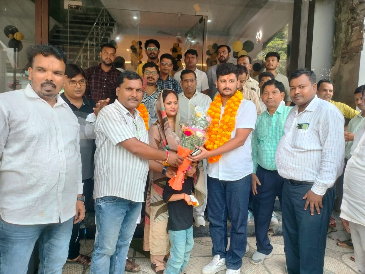 Vinayak receives a scholarship worth
