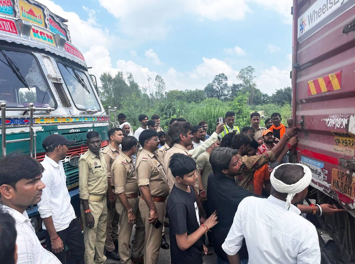 150 buffaloes found in three containers on Lucknow Bypass; FIR registered against drivers.