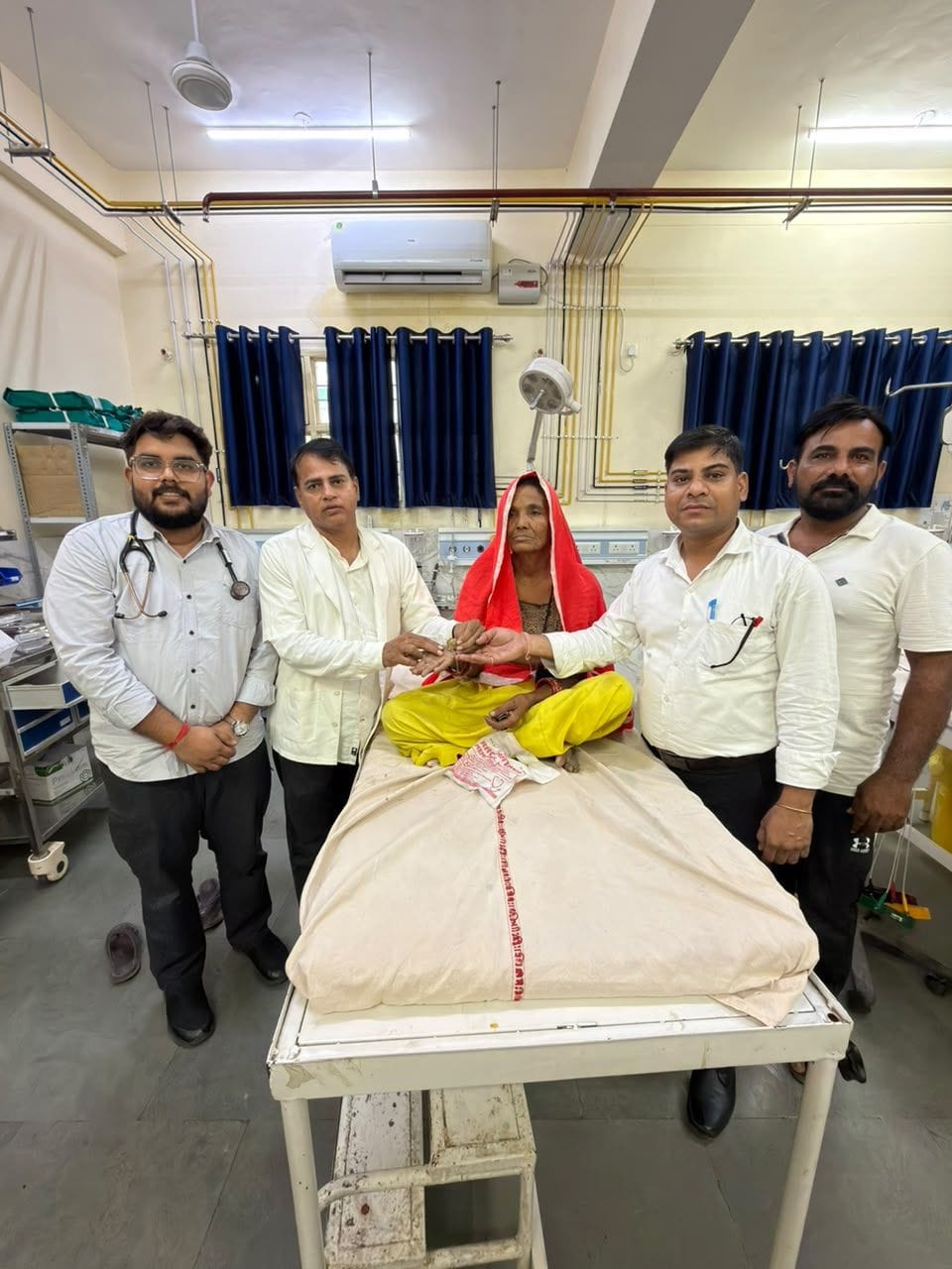 Hospital staff returned a lost mangalsutra.