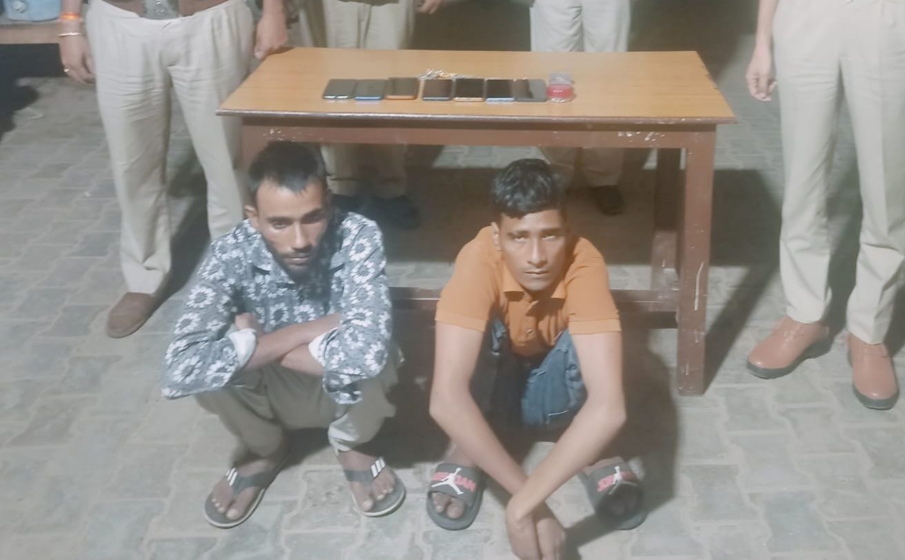 फोटो संख्या:67- चोरी का आरोपी पुलिस की गिरफ्त में--स्रोत- पुलिस