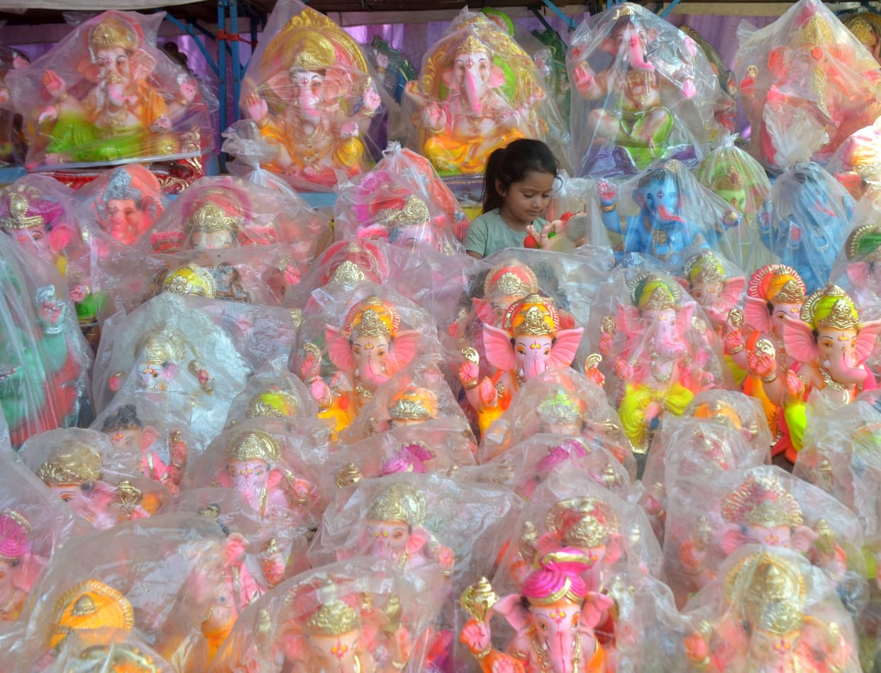 Today, Vighnaharta will be welcomed into homes; the installation of Ganpati will take place during the auspicious time.