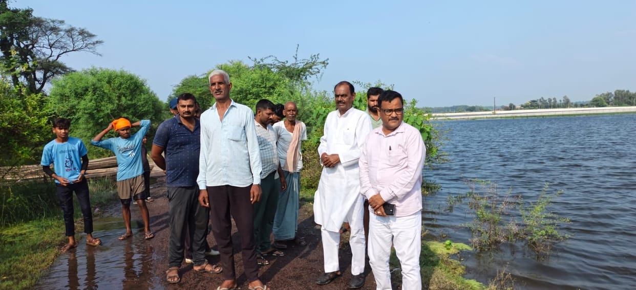 Flood in Itaunja: Had the embankment been built, villagers would not have been affected by the flood.