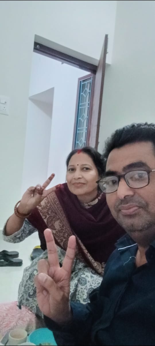 Fulfilled the vow of togetherness in this lifetime; saved her husband's life by donating a kidney.