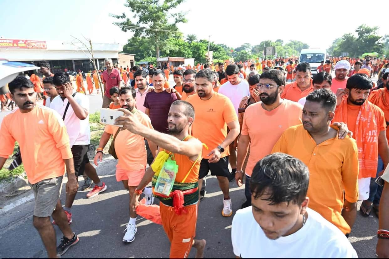 A surging tide of faith on the banks of the Saryu