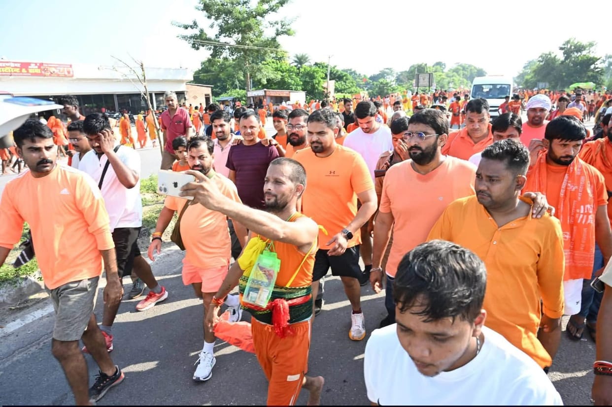 A surging tide of faith on the banks of the Saryu