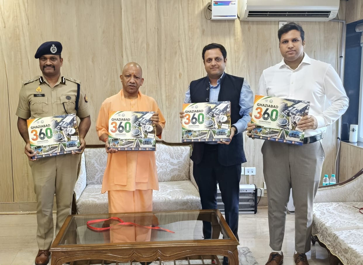 Unveiling of the Municipal Corporation's 'Ghaziabad 360' book.