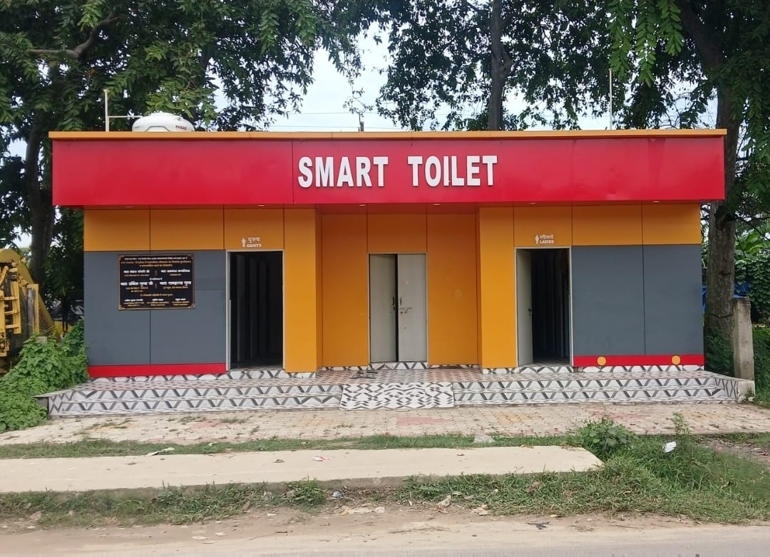 No electricity or water in the smart toilet; operations are being managed using mobile phone lights.