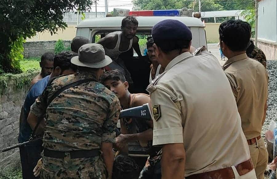 सेप्टिक टैंक में उतरे दो मजदूर, जहरीली गैस ने ली जान