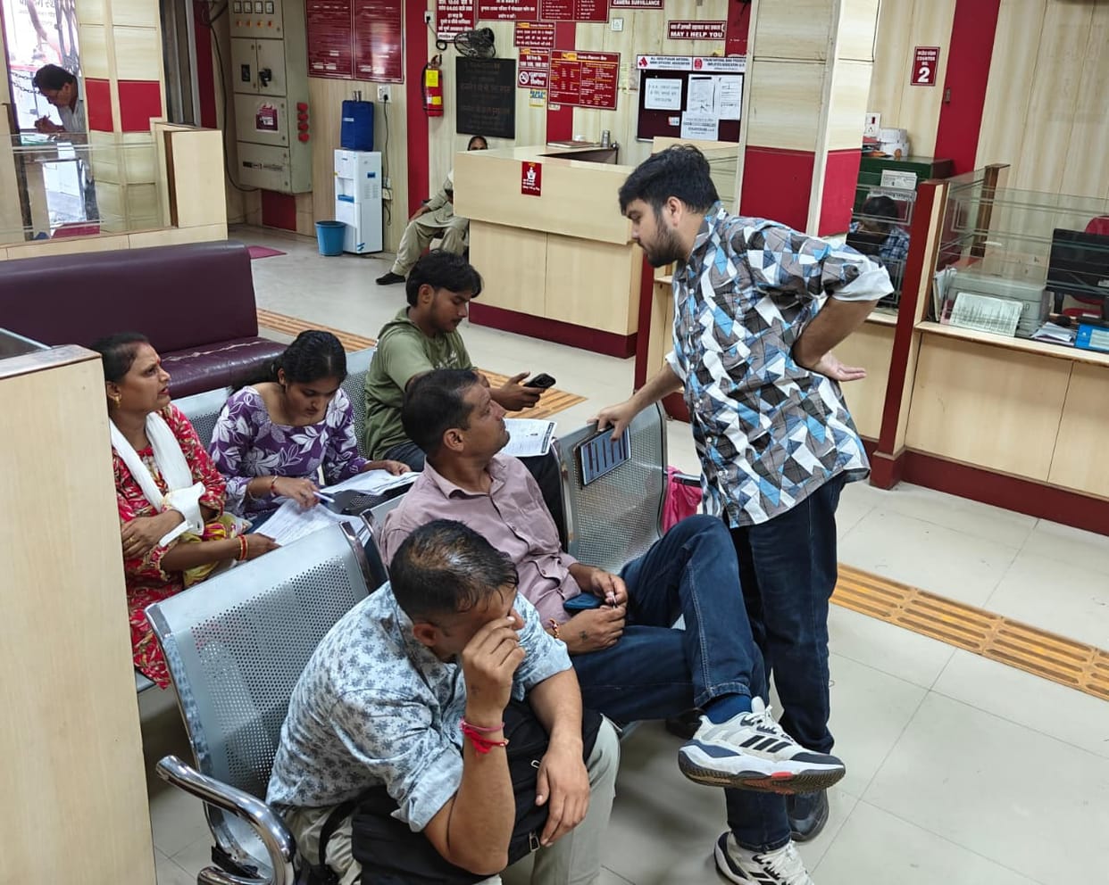 Banks opened after three days; transactions worth 350 crore took place.