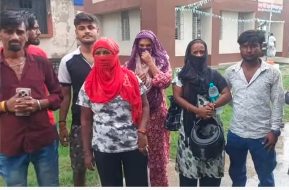 Major action by Madhubani police: 50 minor girls rescued from orchestra, Veerdana police