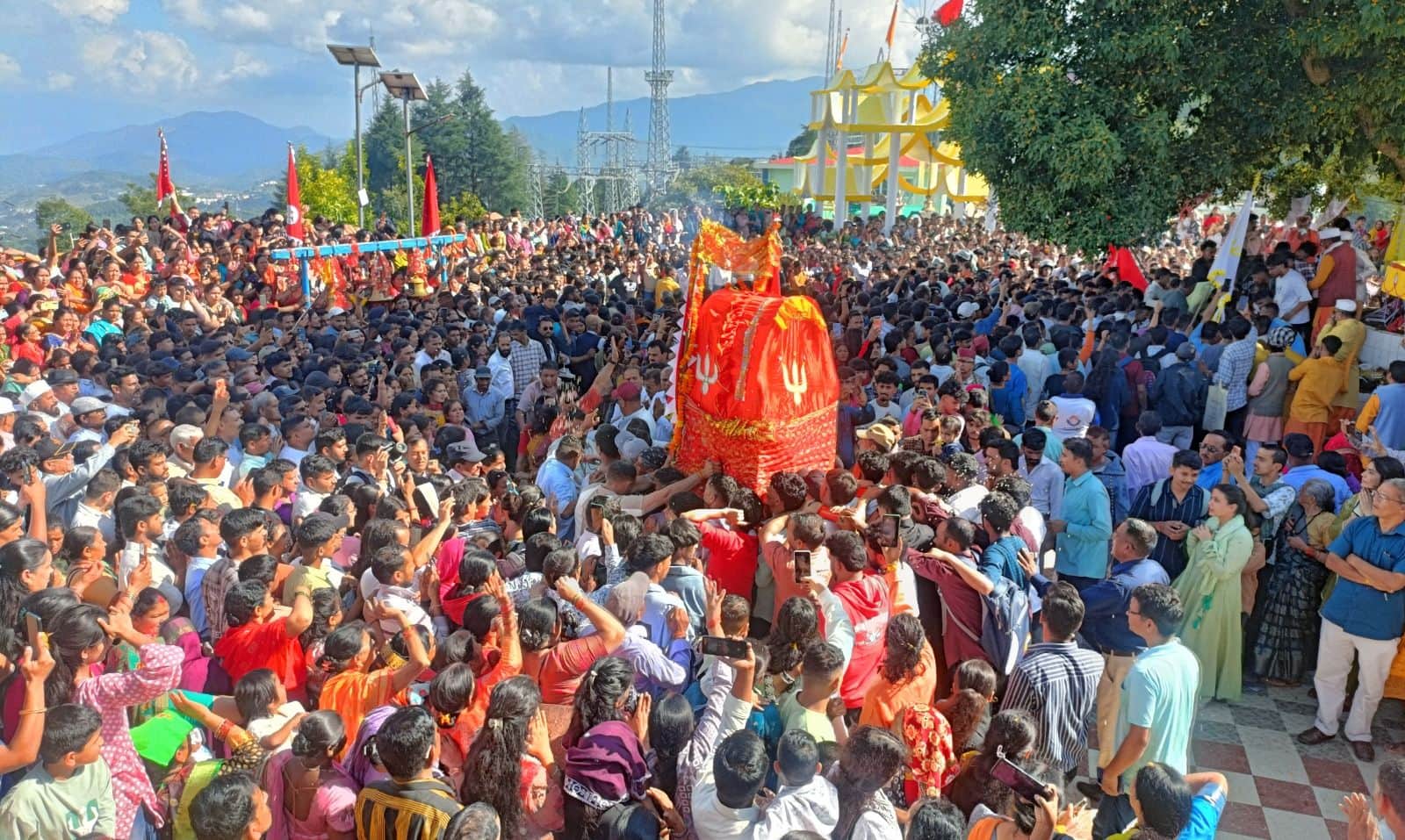 फोटो-15 पीटीएच 13 पी-मोस्टमानू के मुख्य मेले में विधि-विधान से उठा मोस्टा देवता का डोला और आशी