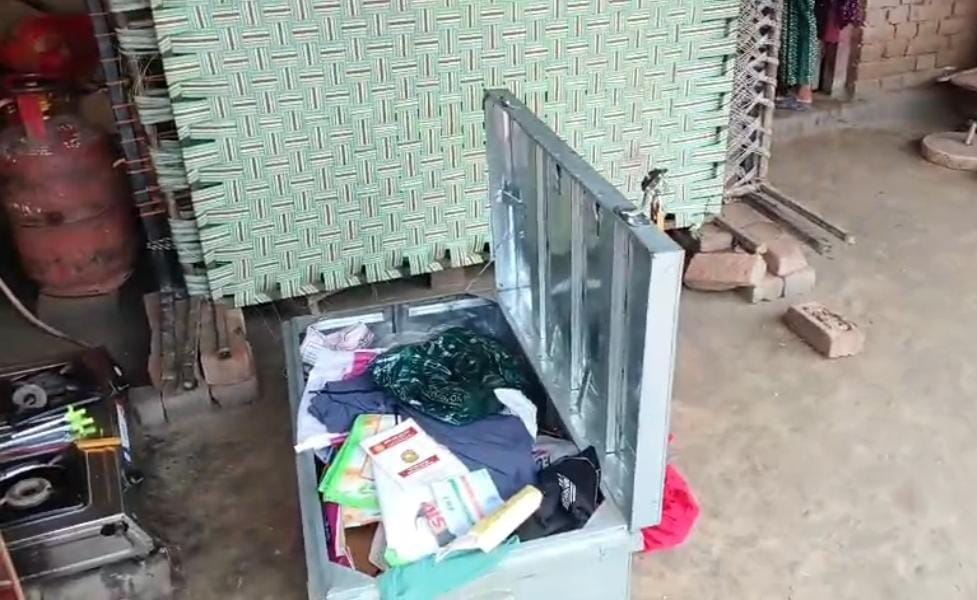 ग्राम पंचायत मिश्रौलिया में चोरी के बाद खुला बक्सा