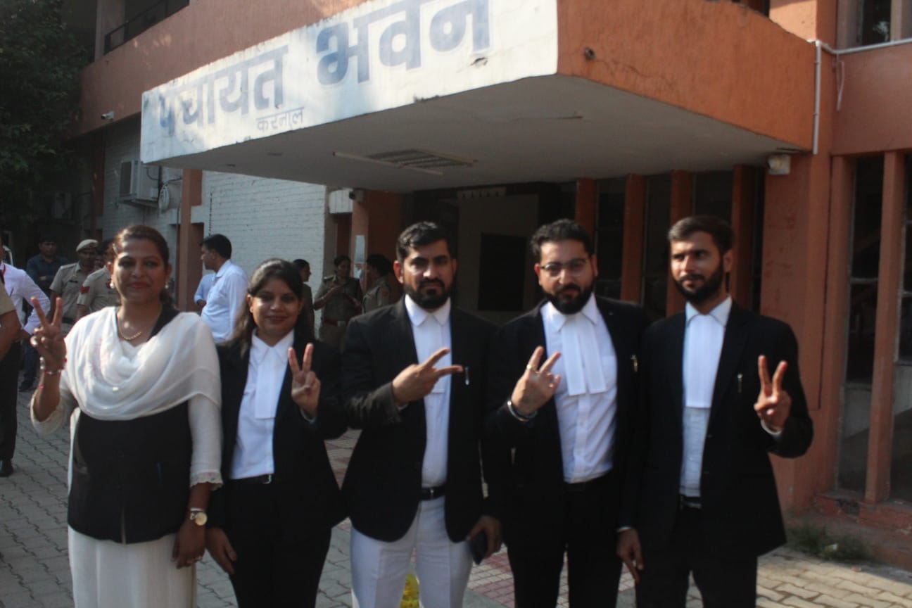 .जिला बार एशोसिएसन की नव नियुक्त कार्यकारणी। संवाद
