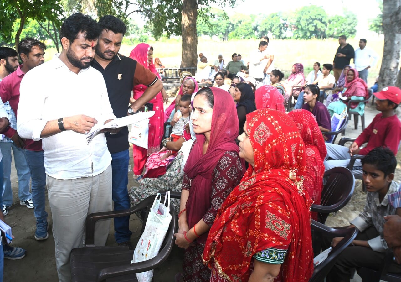 जनता दरबार में लोगों ने विधायक के सामने रखी समस्याएं14 जीएनआर 6 गन्नौर: विधायक देवेंद्र काद