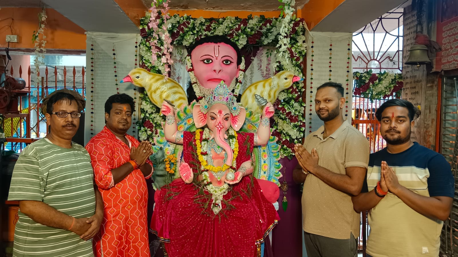 कछवां के हनुमान चौक स्थित हनुमान मंदिर में स्थापित भगवान गणेश की प्रतिमा।-संवाद।