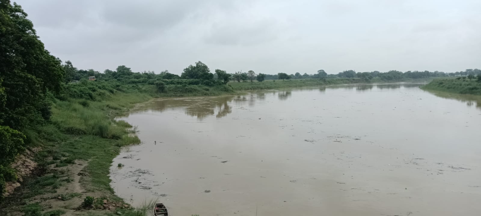 मेंहदावल क्षेत्र में घटा राप्ती का जलस्तर-संवाद