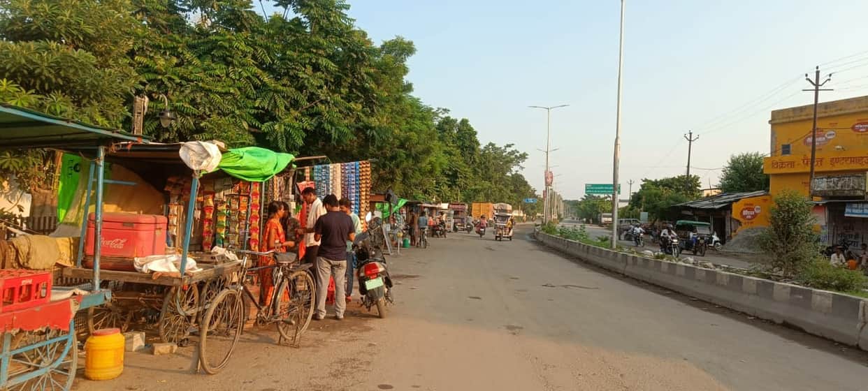 Walking on the highway is extremely difficult; there is danger at every step.