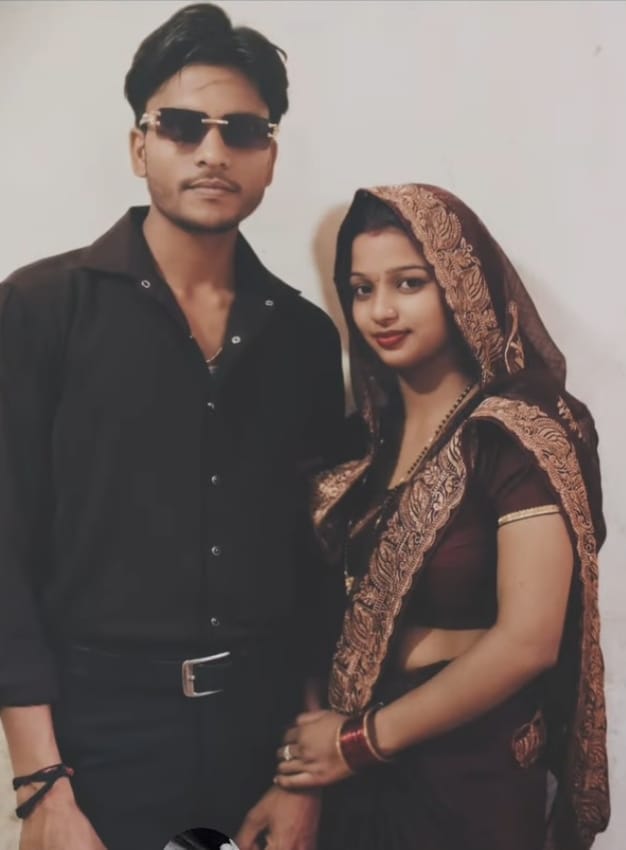 पति सागर के साथ सिमरन का फाइल फोटो (परिजन)