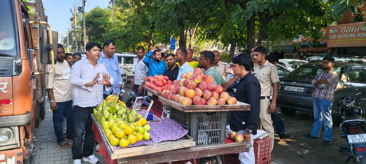Pushcarts from Jagadhri Road sent to the Manohar Vending Zone