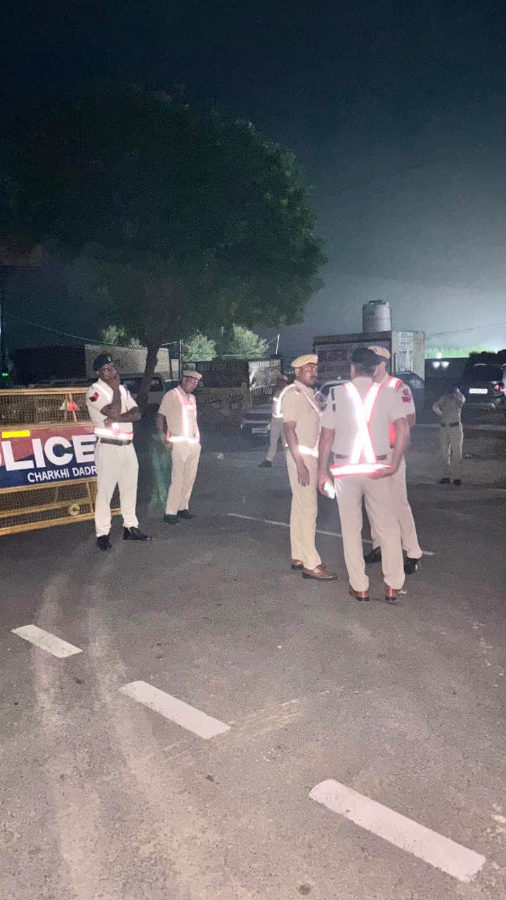 Strict police vigil at borders throughout the night; 149 vehicles checked