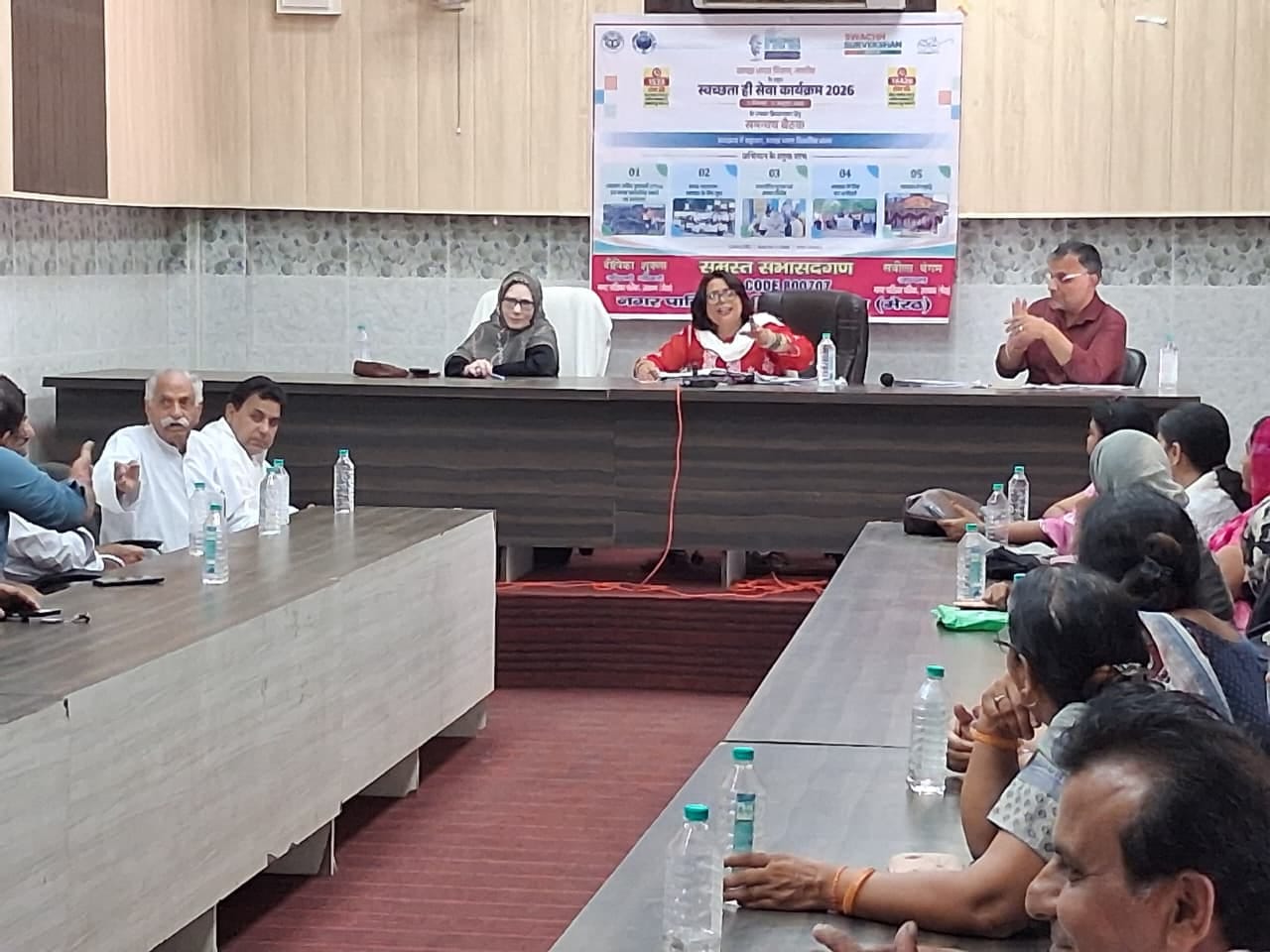 सरधना। नगर पालिका में सोमवार को स्वच्छता ही सेवा संकल्प अभियान की तैयारियों को लेकर बैठक हुई। प