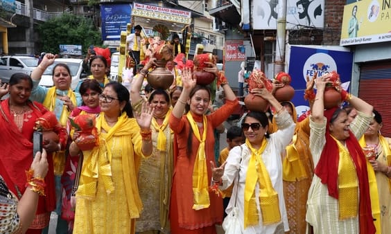 Kangra echoes with chants of 'Ganpati Bappa Morya'; tableaux processions taken out.