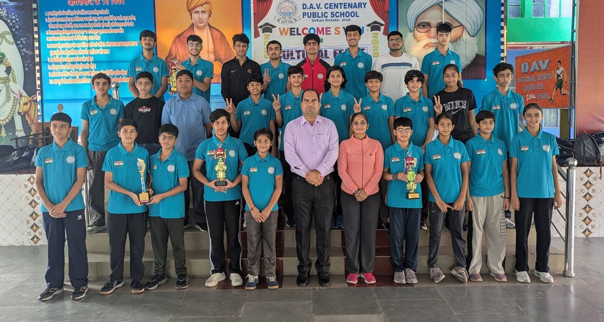 DAV's fencers won 49 medals, 14 players selected at the national level.