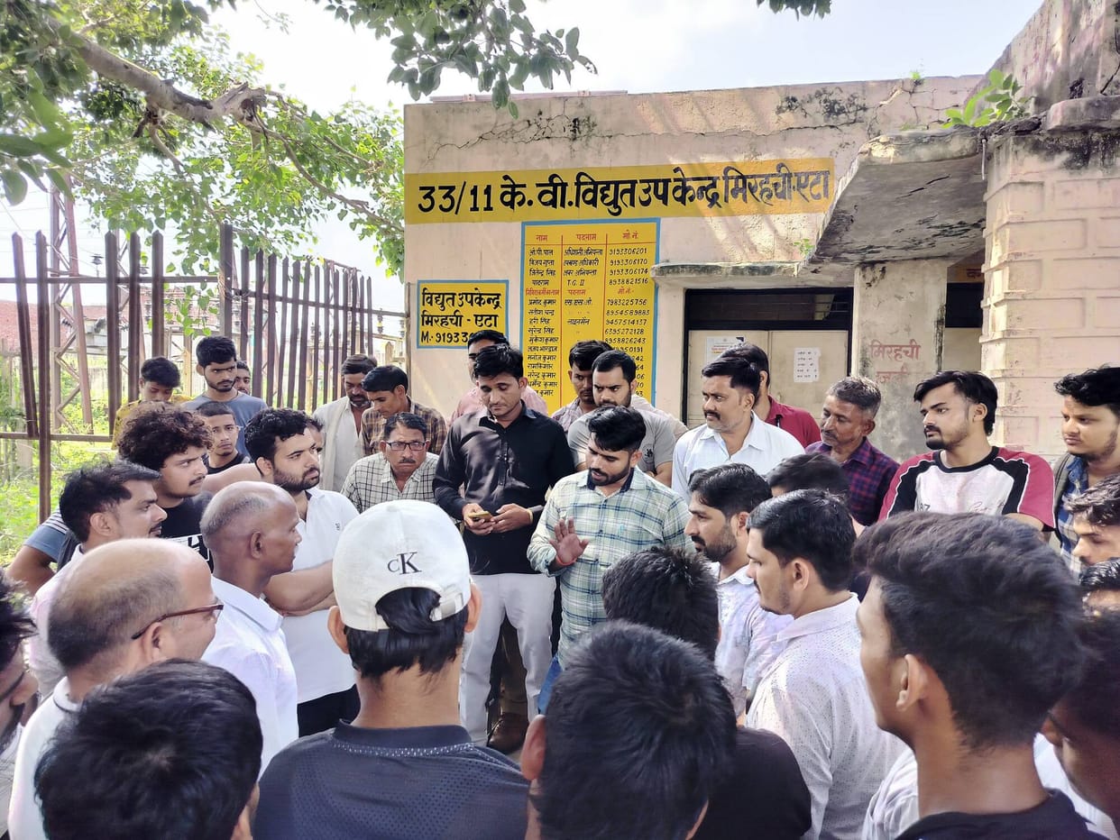 Anger erupts over power crisis; SDO and JE held hostage