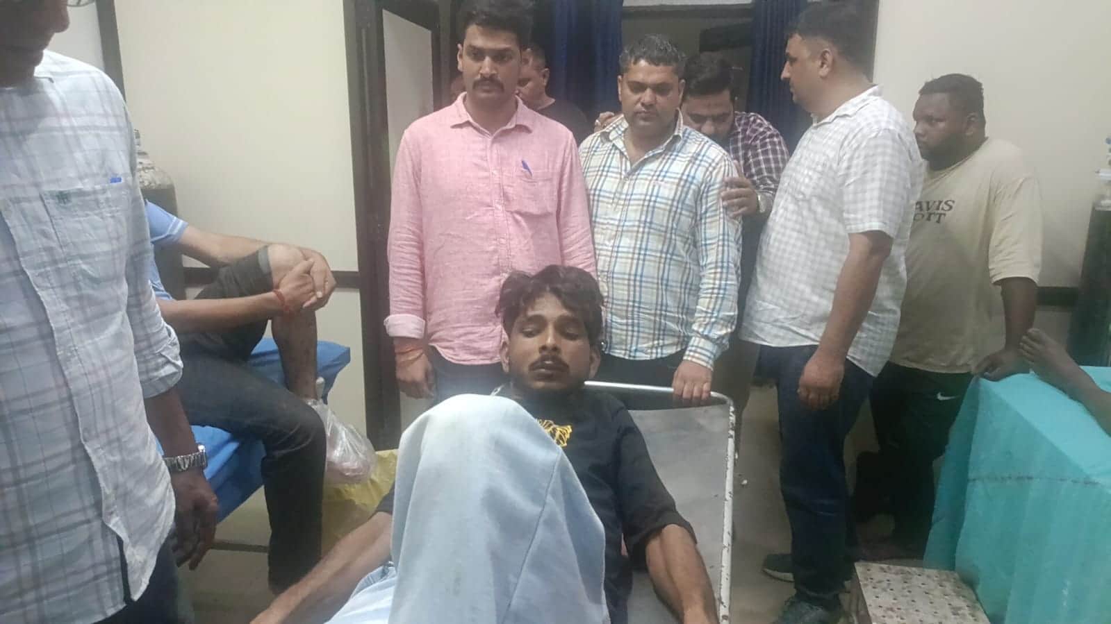 अंबाला सिटी के नागरिक अस्पताल में सीआईए-1 टीम के साथ आरोपी। प्रवक्ता