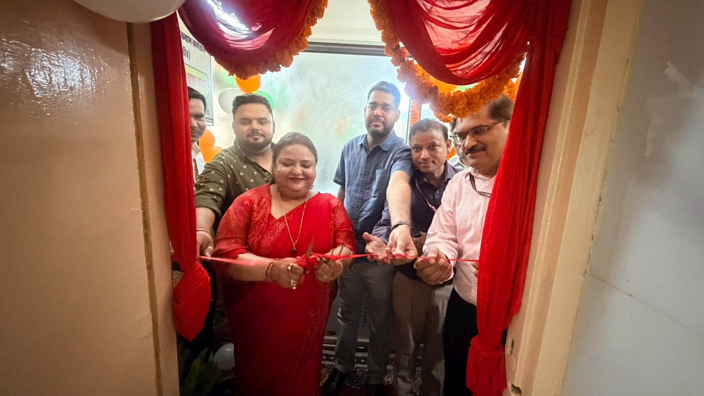 बहराइच मेडिकल कॉलेज में बेरा मशीन का उद्घाटन करतीं सदर विधायक अनुपमा जायसवाल।
