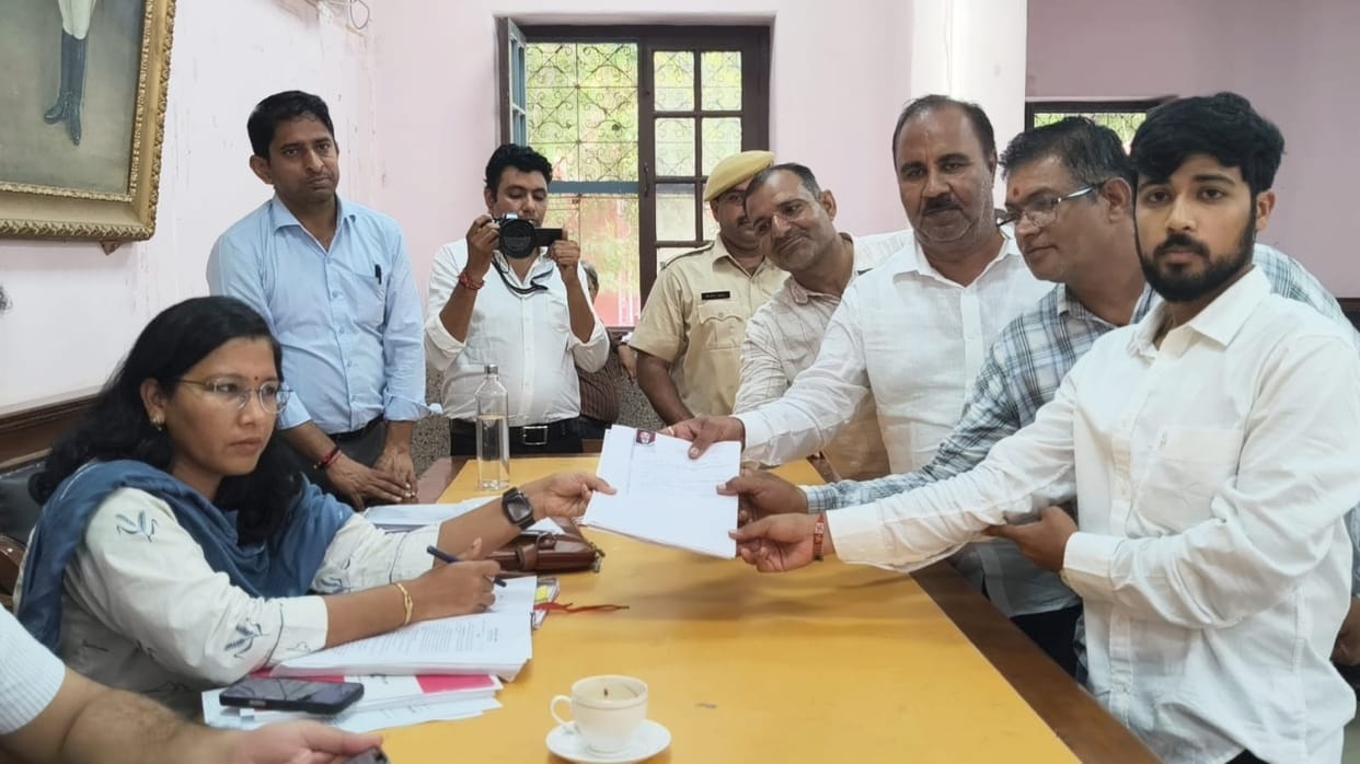Bikaner: Anil Kalla files nomination; political stir intensifies due to Navratan Daga's rebellious stance