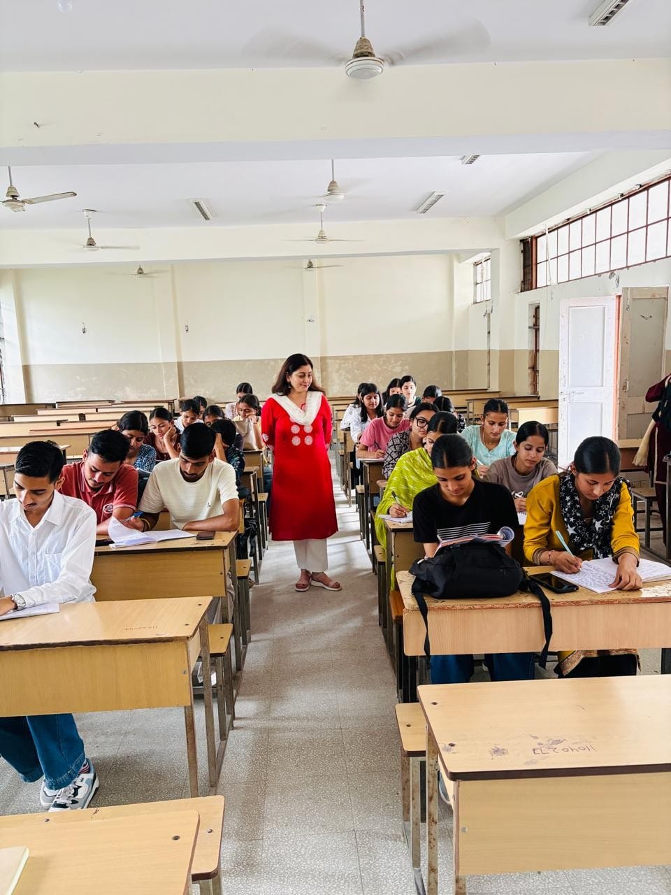 Students shared their views on the importance of Hindi in the English class.